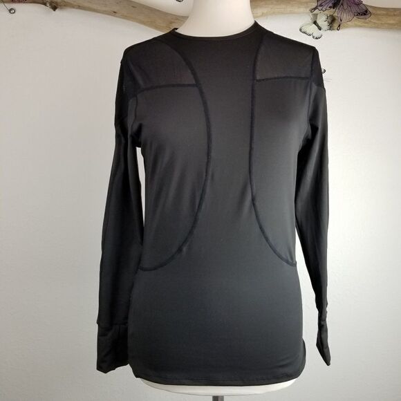 Black compression exercise top with mesh panels - Picture 1 of 7